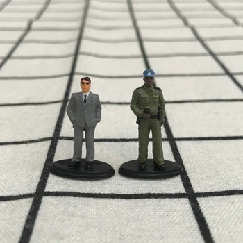 1:64 Rozsahu Vojak a Muž v Obleku Obrázok Model Scény Mini Simulácia Bábika Piesku Tabuľka Rekvizity Ozdoby Priaznivcov Dary Pre Zber
