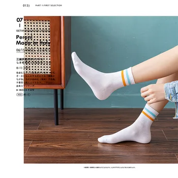 2023 Lete Nové Módne dámske Bavlnené Ponožky 3Pairs Harajuku kórejský Biela Mid-Tube Bežné Streetwear Farebné Pruhy Dievčatá Ponožky