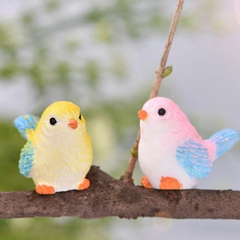 8pcs/set Miniatúrne Živice Remesiel Lietať Vták Hračky Little Bird Ozdoby Na 1:12 domček pre bábiky, Dekorácie Príslušenstvo 2.2*3 cm
